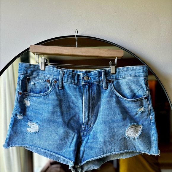 MADEWELL | Relaxed denim short destructed edition| size 32 (fits bigger) - Picture 9 of 11